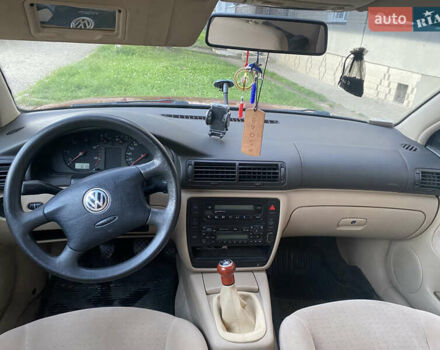 Червоний Фольксваген Пассат, об'ємом двигуна 1.9 л та пробігом 430 тис. км за 3299 $, фото 10 на Automoto.ua