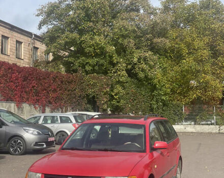 Красный Фольксваген Пассат, объемом двигателя 1.9 л и пробегом 380 тыс. км за 2700 $, фото 1 на Automoto.ua