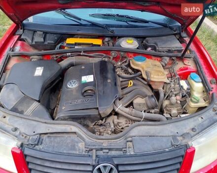 Червоний Фольксваген Пассат, об'ємом двигуна 1.8 л та пробігом 397 тис. км за 2900 $, фото 9 на Automoto.ua