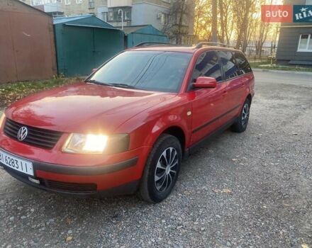 Красный Фольксваген Пассат, объемом двигателя 1.6 л и пробегом 300 тыс. км за 3300 $, фото 5 на Automoto.ua
