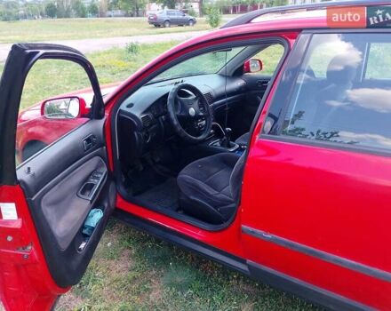 Червоний Фольксваген Пассат, об'ємом двигуна 1.8 л та пробігом 397 тис. км за 2900 $, фото 3 на Automoto.ua