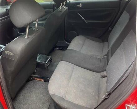 Красный Фольксваген Пассат, объемом двигателя 1.6 л и пробегом 300 тыс. км за 3300 $, фото 3 на Automoto.ua