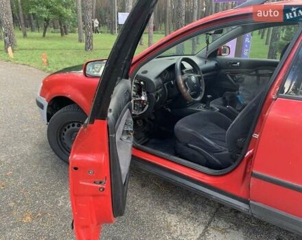 Красный Фольксваген Пассат, объемом двигателя 1.8 л и пробегом 277 тыс. км за 3300 $, фото 5 на Automoto.ua