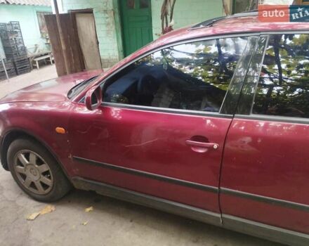 Червоний Фольксваген Пассат, об'ємом двигуна 1.9 л та пробігом 350 тис. км за 2800 $, фото 4 на Automoto.ua