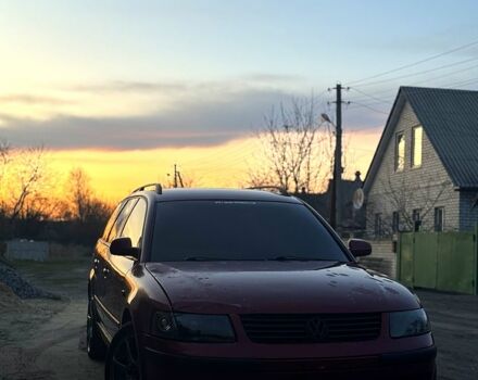 Красный Фольксваген Пассат, объемом двигателя 1.6 л и пробегом 399 тыс. км за 4000 $, фото 1 на Automoto.ua