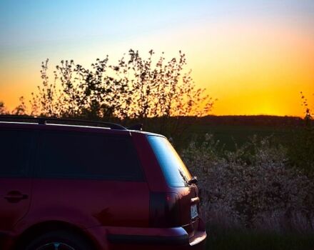 Красный Фольксваген Пассат, объемом двигателя 1.6 л и пробегом 399 тыс. км за 4000 $, фото 5 на Automoto.ua