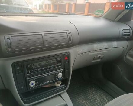 Красный Фольксваген Пассат, объемом двигателя 1.98 л и пробегом 241 тыс. км за 4500 $, фото 5 на Automoto.ua