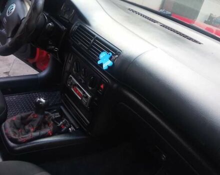 Красный Фольксваген Пассат, объемом двигателя 1.6 л и пробегом 260 тыс. км за 5000 $, фото 1 на Automoto.ua