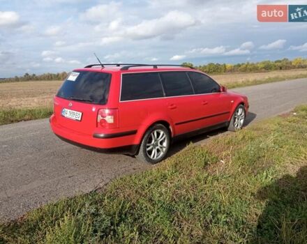 Красный Фольксваген Пассат, объемом двигателя 1.6 л и пробегом 260 тыс. км за 5000 $, фото 12 на Automoto.ua