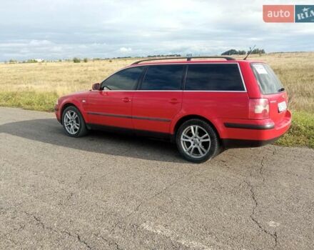Красный Фольксваген Пассат, объемом двигателя 1.6 л и пробегом 260 тыс. км за 5000 $, фото 3 на Automoto.ua