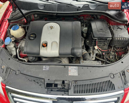 Красный Фольксваген Пассат, объемом двигателя 1.6 л и пробегом 290 тыс. км за 5000 $, фото 13 на Automoto.ua
