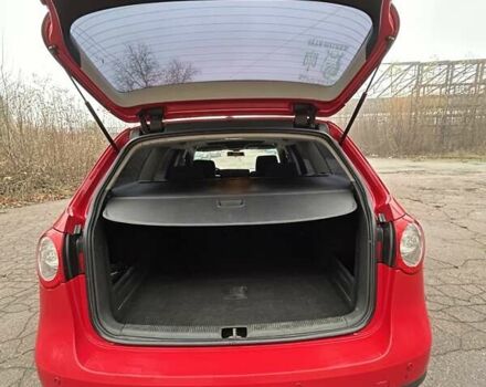 Красный Фольксваген Пассат, объемом двигателя 1.6 л и пробегом 242 тыс. км за 4500 $, фото 15 на Automoto.ua