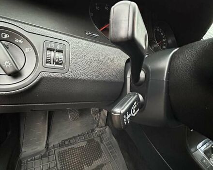 Красный Фольксваген Пассат, объемом двигателя 1.6 л и пробегом 242 тыс. км за 4500 $, фото 18 на Automoto.ua