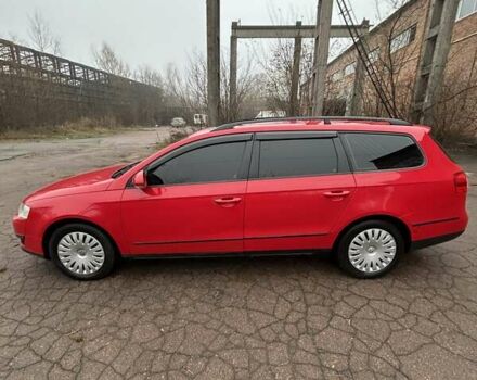 Красный Фольксваген Пассат, объемом двигателя 1.6 л и пробегом 242 тыс. км за 4500 $, фото 1 на Automoto.ua