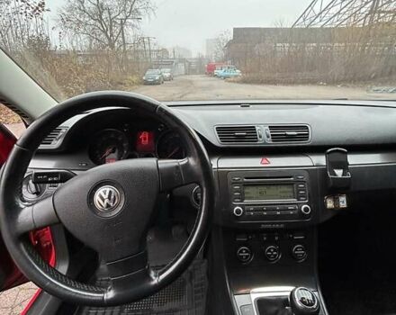 Красный Фольксваген Пассат, объемом двигателя 1.6 л и пробегом 242 тыс. км за 4500 $, фото 16 на Automoto.ua