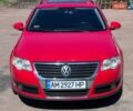 Красный Фольксваген Пассат, объемом двигателя 1.6 л и пробегом 246 тыс. км за 4500 $, фото 1 на Automoto.ua
