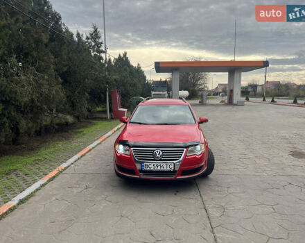 Красный Фольксваген Пассат, объемом двигателя 1.6 л и пробегом 290 тыс. км за 5000 $, фото 4 на Automoto.ua