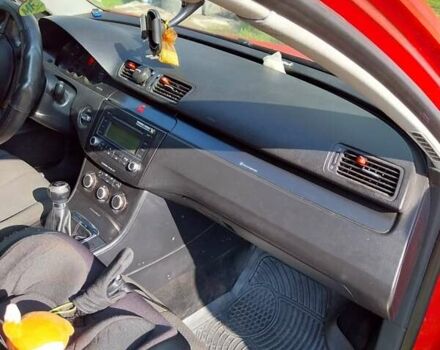Червоний Фольксваген Пассат, об'ємом двигуна 2 л та пробігом 280 тис. км за 6000 $, фото 7 на Automoto.ua