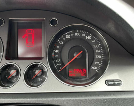 Красный Фольксваген Пассат, объемом двигателя 1.97 л и пробегом 235 тыс. км за 7200 $, фото 8 на Automoto.ua