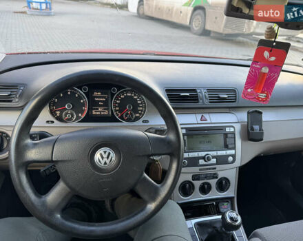 Красный Фольксваген Пассат, объемом двигателя 1.4 л и пробегом 200 тыс. км за 4750 $, фото 14 на Automoto.ua