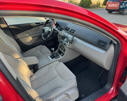 Красный Фольксваген Пассат, объемом двигателя 1.4 л и пробегом 200 тыс. км за 4750 $, фото 4 на Automoto.ua