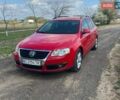 Красный Фольксваген Пассат, объемом двигателя 2 л и пробегом 333 тыс. км за 6900 $, фото 1 на Automoto.ua