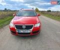 Красный Фольксваген Пассат, объемом двигателя 1.6 л и пробегом 269 тыс. км за 6300 $, фото 1 на Automoto.ua