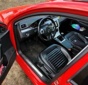 Червоний Фольксваген Пассат, об'ємом двигуна 1.97 л та пробігом 207 тис. км за 12000 $, фото 10 на Automoto.ua