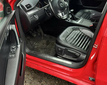 Красный Фольксваген Пассат, объемом двигателя 1.97 л и пробегом 209 тыс. км за 11900 $, фото 20 на Automoto.ua