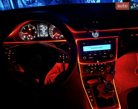 Красный Фольксваген Пассат, объемом двигателя 1.6 л и пробегом 265 тыс. км за 9200 $, фото 34 на Automoto.ua