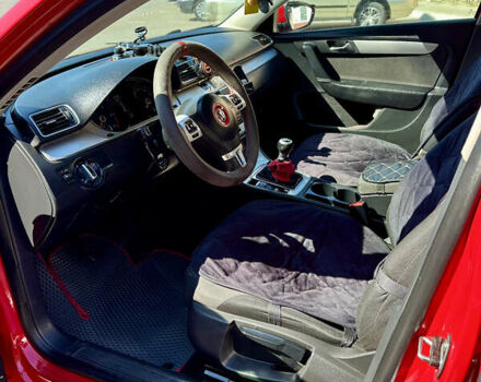 Красный Фольксваген Пассат, объемом двигателя 1.6 л и пробегом 265 тыс. км за 9200 $, фото 25 на Automoto.ua