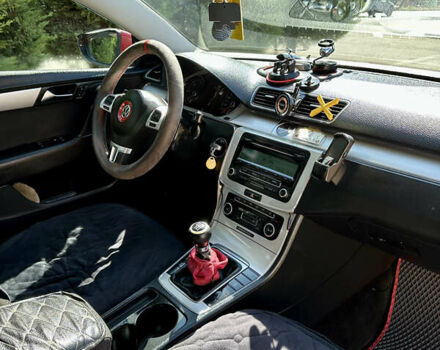 Красный Фольксваген Пассат, объемом двигателя 1.6 л и пробегом 265 тыс. км за 9200 $, фото 22 на Automoto.ua