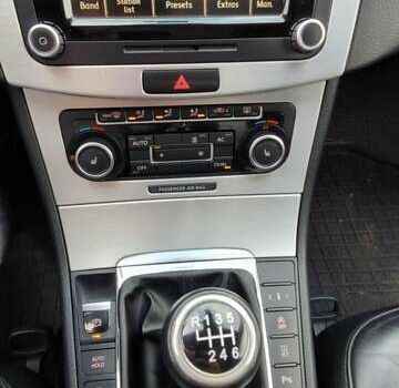 Червоний Фольксваген Пассат, об'ємом двигуна 1.97 л та пробігом 207 тис. км за 12000 $, фото 27 на Automoto.ua