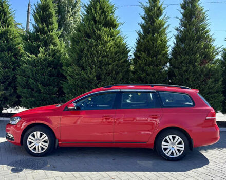 Красный Фольксваген Пассат, объемом двигателя 1.6 л и пробегом 265 тыс. км за 9200 $, фото 1 на Automoto.ua