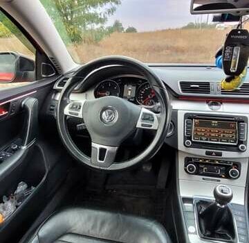 Червоний Фольксваген Пассат, об'ємом двигуна 1.97 л та пробігом 207 тис. км за 12000 $, фото 7 на Automoto.ua