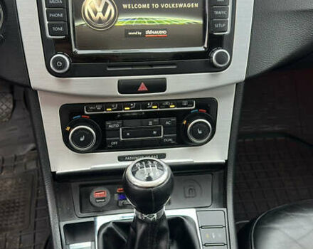 Красный Фольксваген Пассат, объемом двигателя 1.97 л и пробегом 209 тыс. км за 11900 $, фото 30 на Automoto.ua