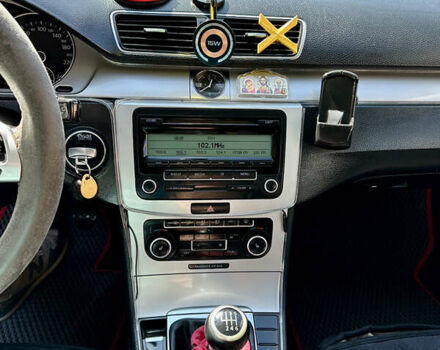 Красный Фольксваген Пассат, объемом двигателя 1.6 л и пробегом 265 тыс. км за 9200 $, фото 29 на Automoto.ua