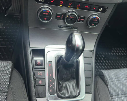 Красный Фольксваген Пассат, объемом двигателя 1.39 л и пробегом 275 тыс. км за 7200 $, фото 26 на Automoto.ua