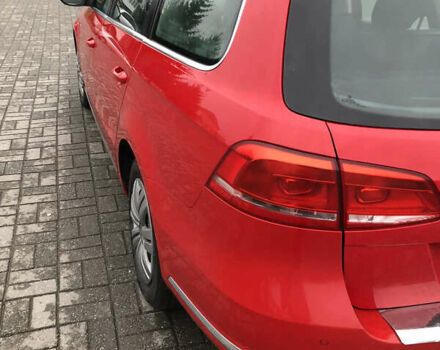 Красный Фольксваген Пассат, объемом двигателя 1.6 л и пробегом 211 тыс. км за 9800 $, фото 5 на Automoto.ua