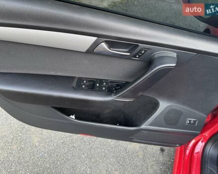 Красный Фольксваген Пассат, объемом двигателя 2 л и пробегом 205 тыс. км за 9450 $, фото 26 на Automoto.ua