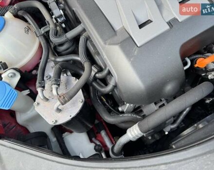 Красный Фольксваген Пассат, объемом двигателя 2 л и пробегом 205 тыс. км за 9450 $, фото 32 на Automoto.ua