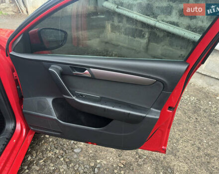 Красный Фольксваген Пассат, объемом двигателя 1.39 л и пробегом 275 тыс. км за 7200 $, фото 36 на Automoto.ua