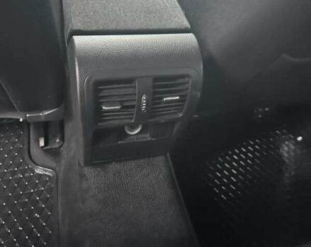 Красный Фольксваген Пассат, объемом двигателя 1.39 л и пробегом 275 тыс. км за 7200 $, фото 33 на Automoto.ua