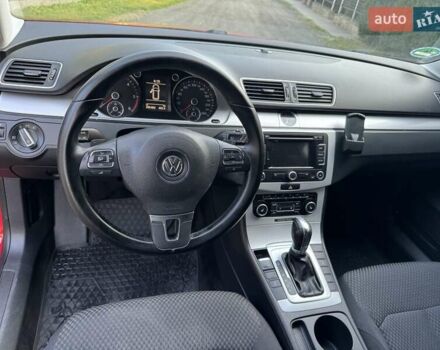 Красный Фольксваген Пассат, объемом двигателя 2 л и пробегом 205 тыс. км за 9450 $, фото 14 на Automoto.ua
