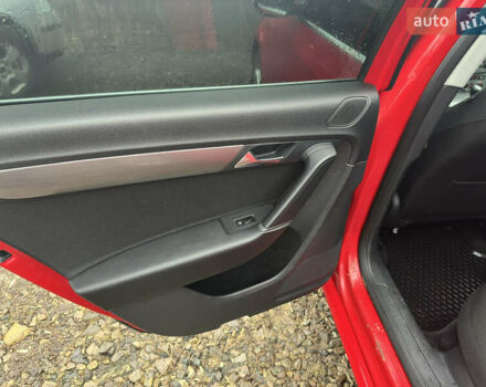 Красный Фольксваген Пассат, объемом двигателя 1.39 л и пробегом 275 тыс. км за 7200 $, фото 30 на Automoto.ua