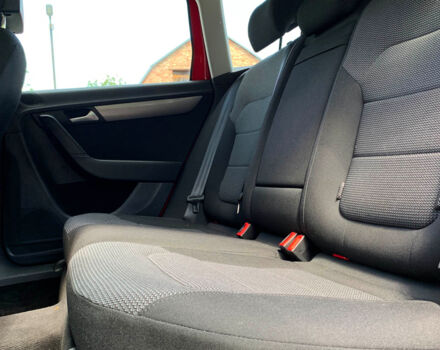 Красный Фольксваген Пассат, объемом двигателя 2 л и пробегом 327 тыс. км за 11550 $, фото 14 на Automoto.ua