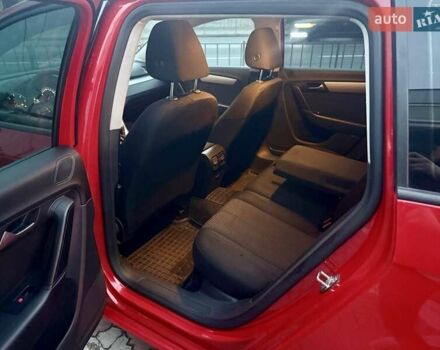 Красный Фольксваген Пассат, объемом двигателя 2 л и пробегом 275 тыс. км за 8555 $, фото 13 на Automoto.ua