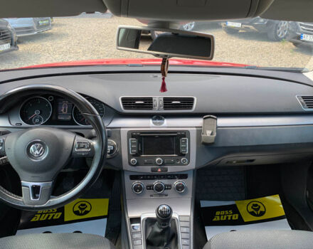 Красный Фольксваген Пассат, объемом двигателя 2 л и пробегом 327 тыс. км за 11550 $, фото 16 на Automoto.ua