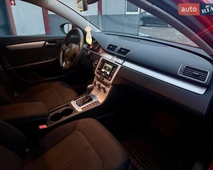 Красный Фольксваген Пассат, объемом двигателя 2 л и пробегом 275 тыс. км за 8555 $, фото 18 на Automoto.ua