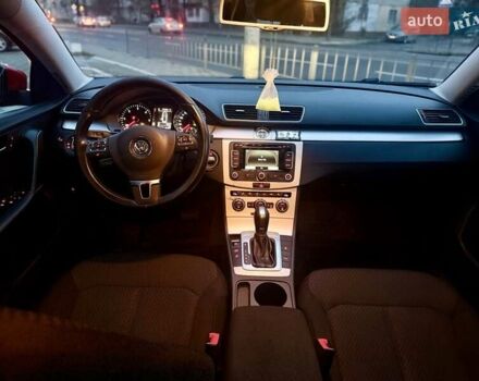Красный Фольксваген Пассат, объемом двигателя 2 л и пробегом 275 тыс. км за 8555 $, фото 23 на Automoto.ua